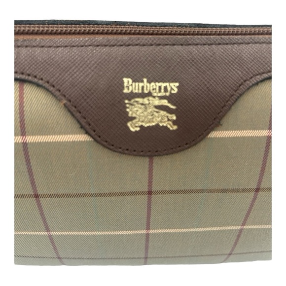 Burberry clutch